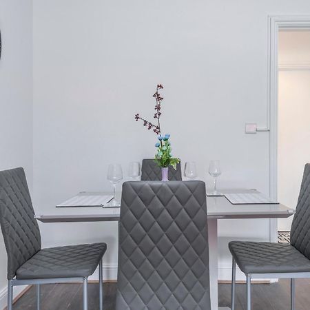 Modern Family Home W/Wi-Fi, Netflix, Self Check-In London Ngoại thất bức ảnh