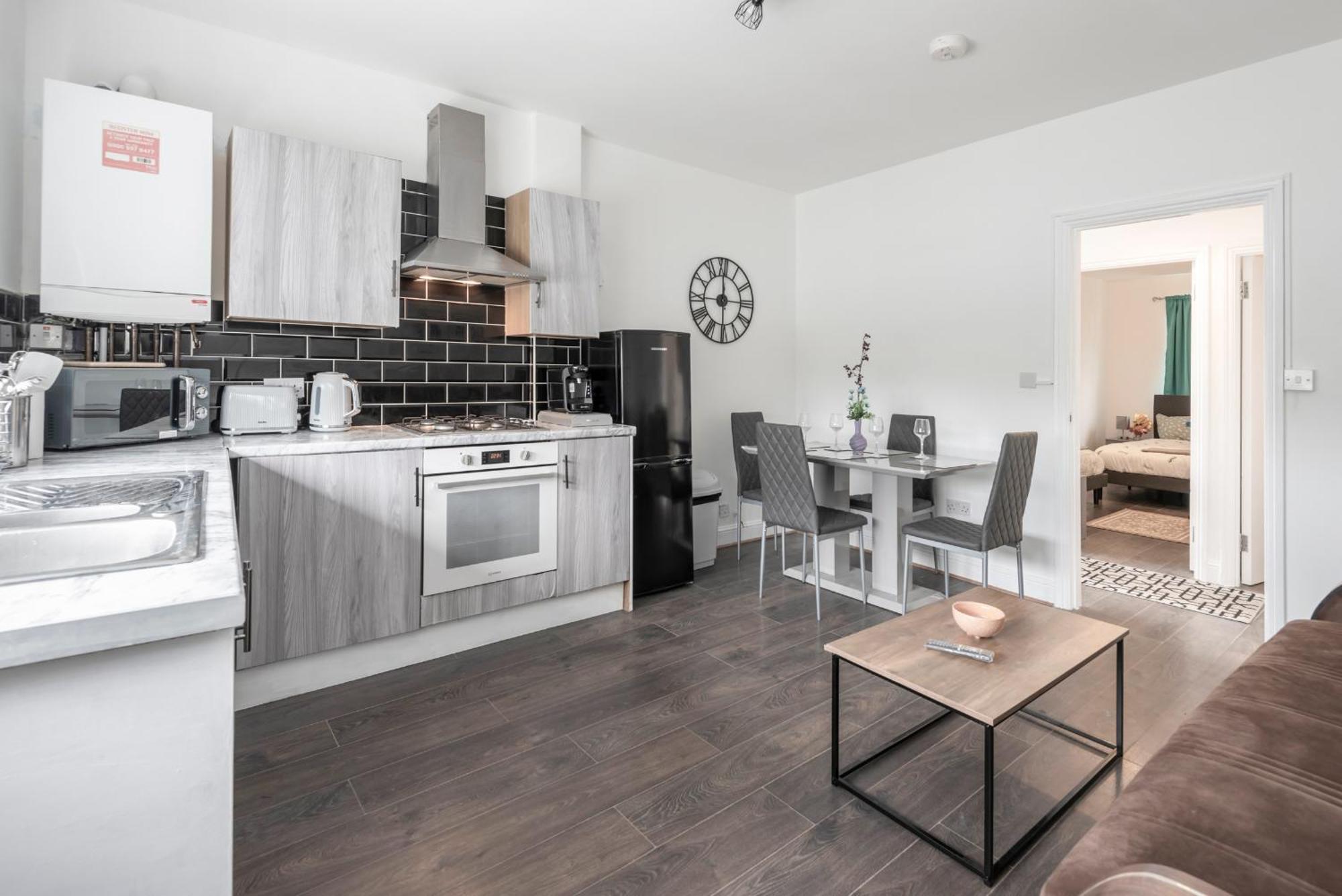 Modern Family Home W/Wi-Fi, Netflix, Self Check-In London Ngoại thất bức ảnh