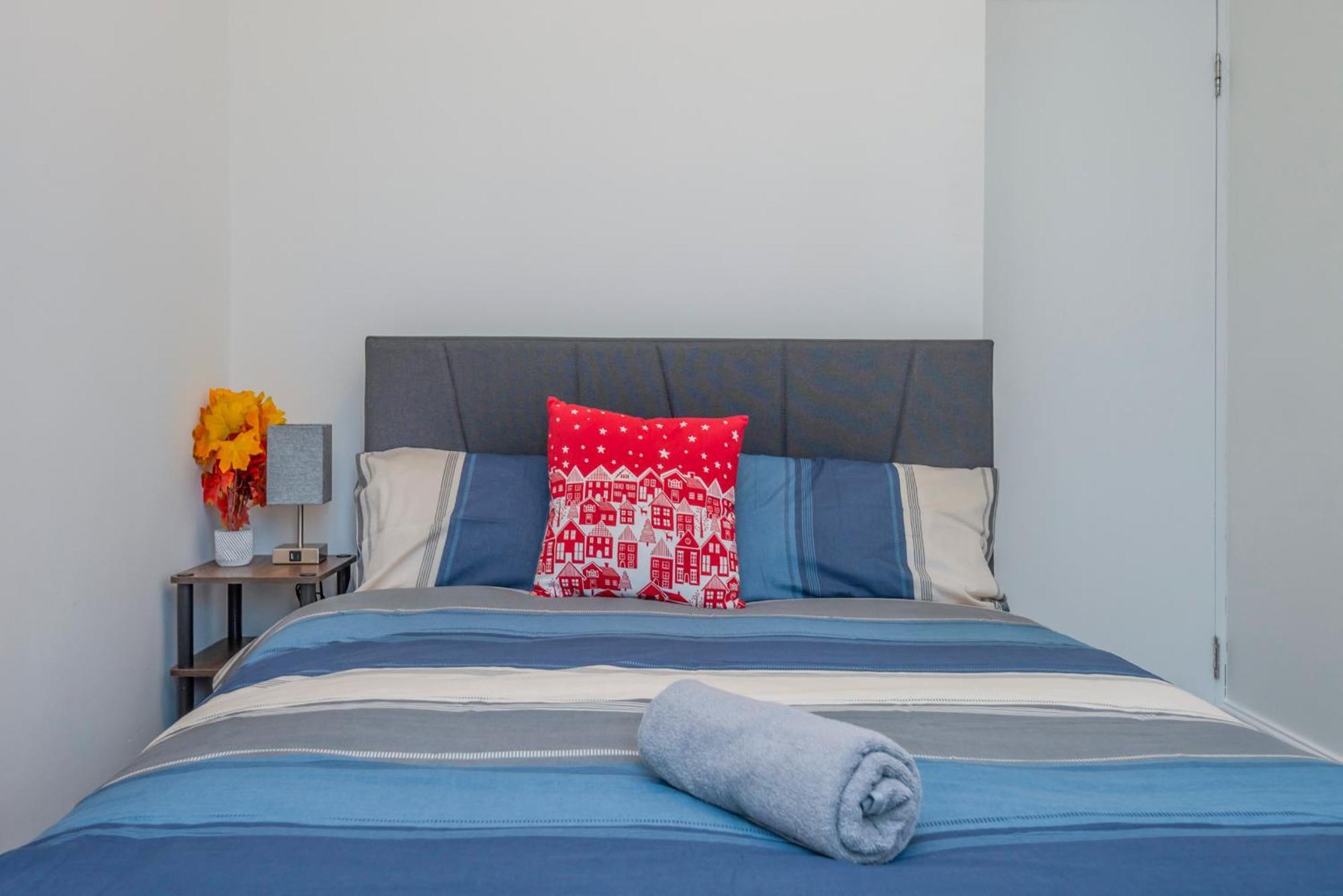 Modern Family Home W/Wi-Fi, Netflix, Self Check-In London Ngoại thất bức ảnh